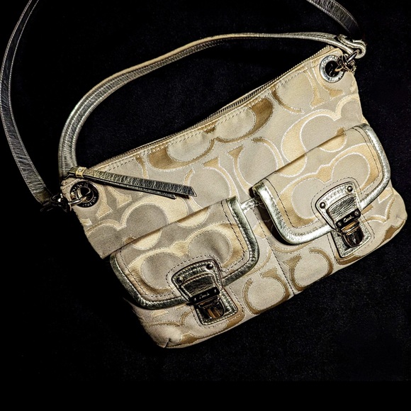 Coach Handbags - Coach POPPY EUC Signature Sateen Crossbody Gray Pushlock Pockets NO CALLOUTS‼️🔥